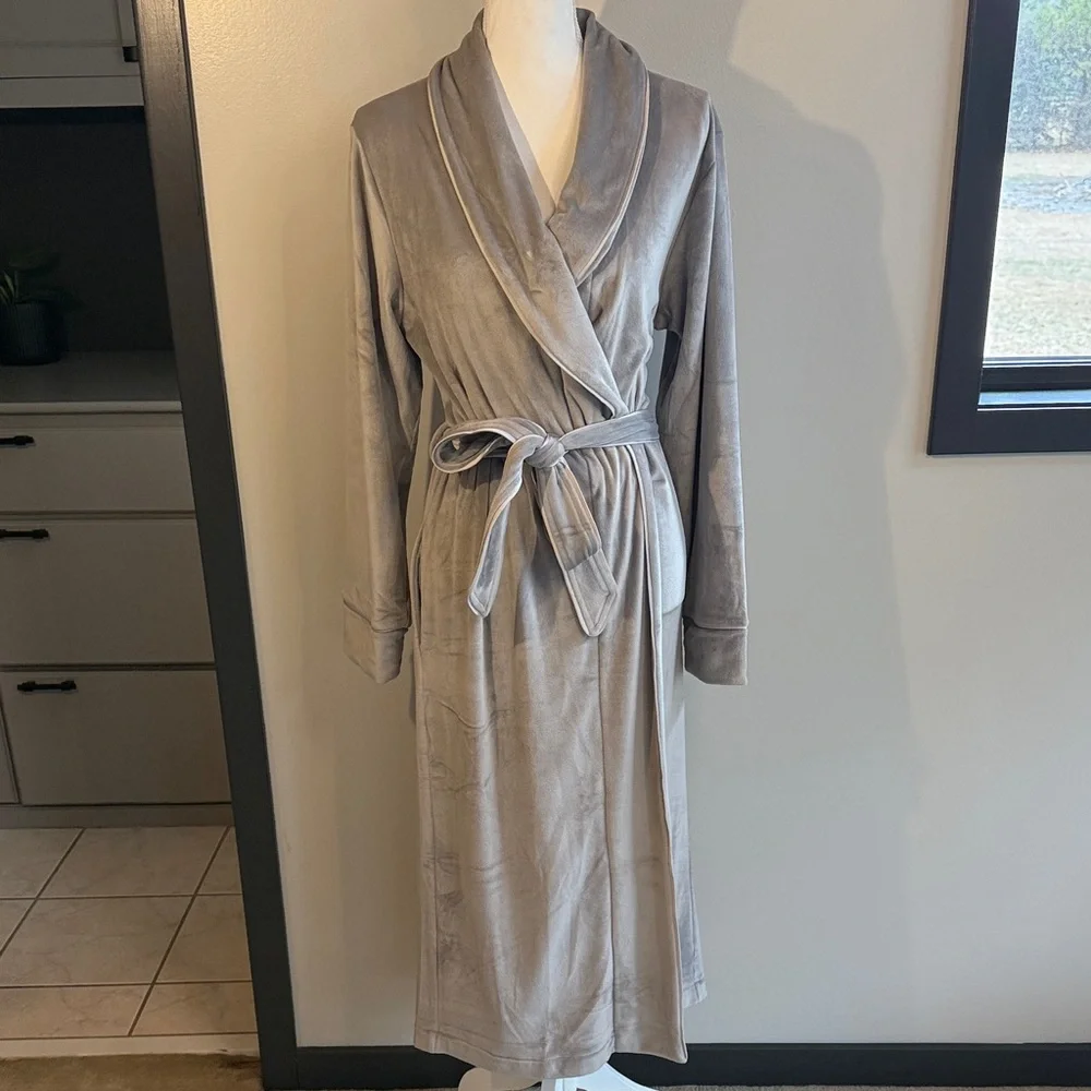 SKIMS Soft Gray Women's Robe - Picture 1 of 6